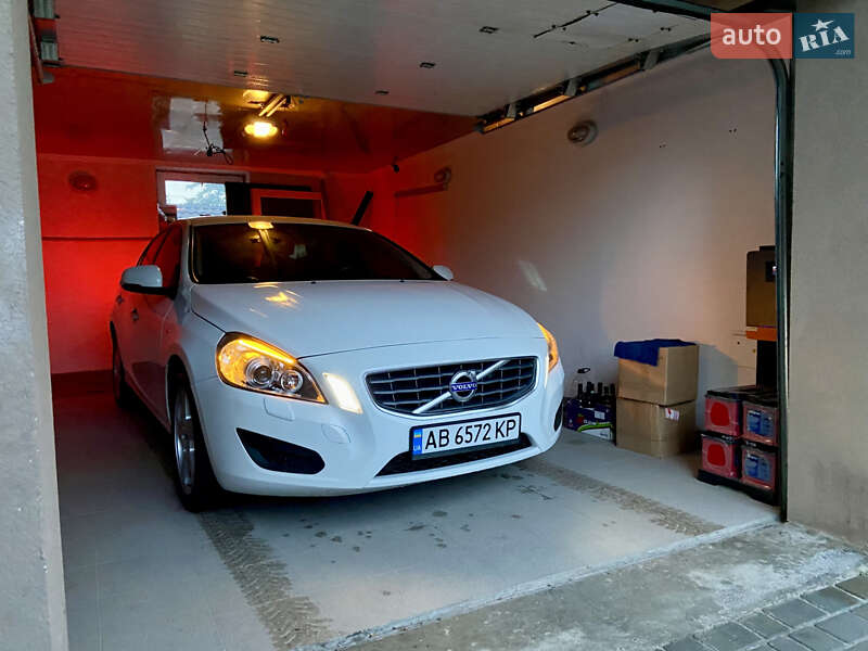 Седан Volvo S60 2011 в Виннице