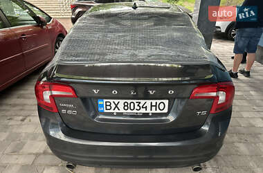Седан Volvo S60 2012 в 