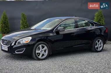 Седан Volvo S60 2012 в 