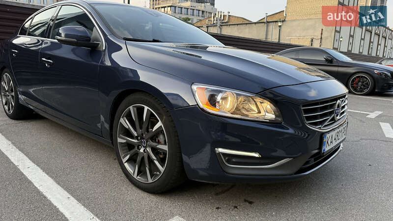 Седан Volvo S60 2014 в 