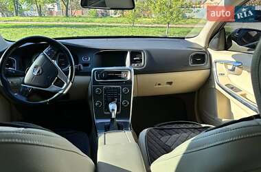 Седан Volvo S60 2012 в 