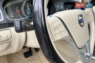 Седан Volvo S60 2015 в 
