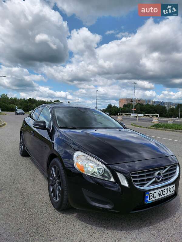 Седан Volvo S60 2012 в Львове