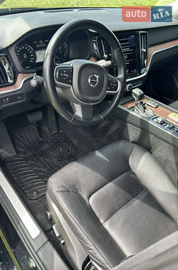 Седан Volvo S60 2021 в 