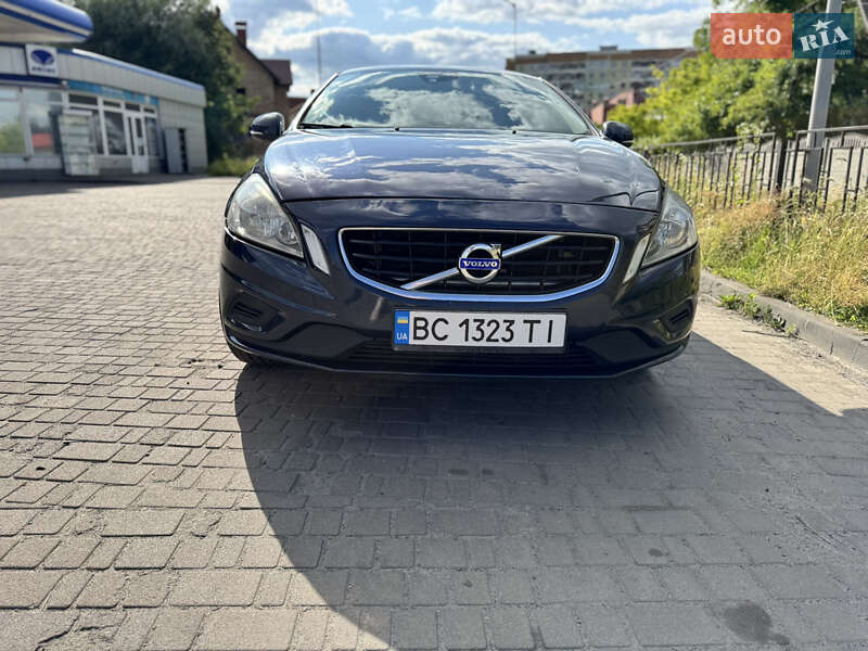 Седан Volvo S60 2012 в Львове