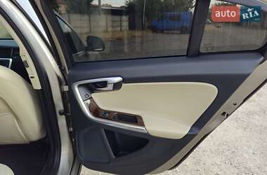 Седан Volvo S60 2016 в 