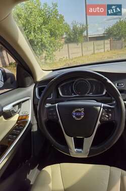 Седан Volvo S60 2016 в 