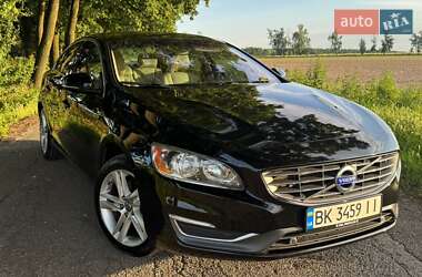 Седан Volvo S60 2014 в Киеве