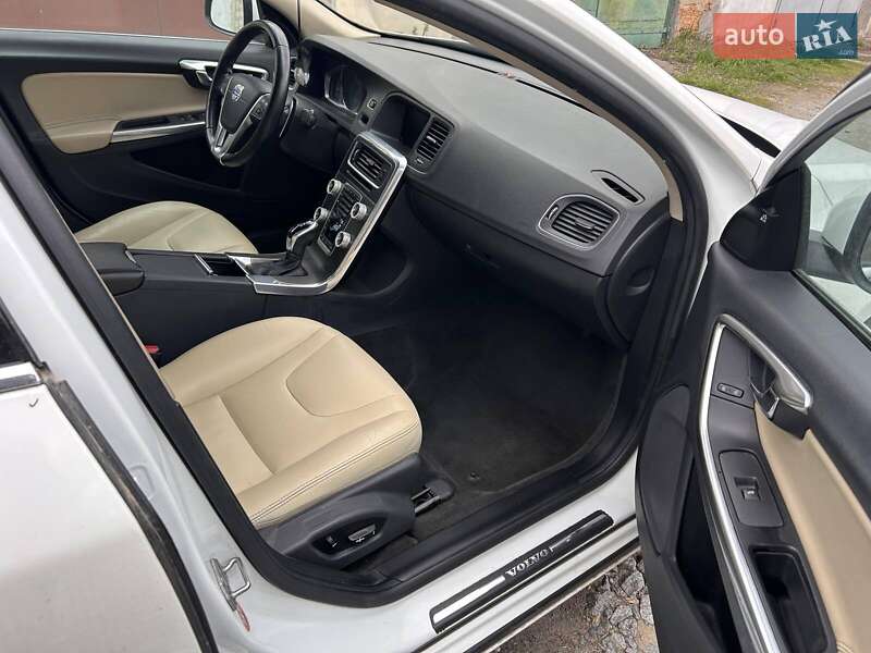 Седан Volvo S60 2016 в Шепетовке