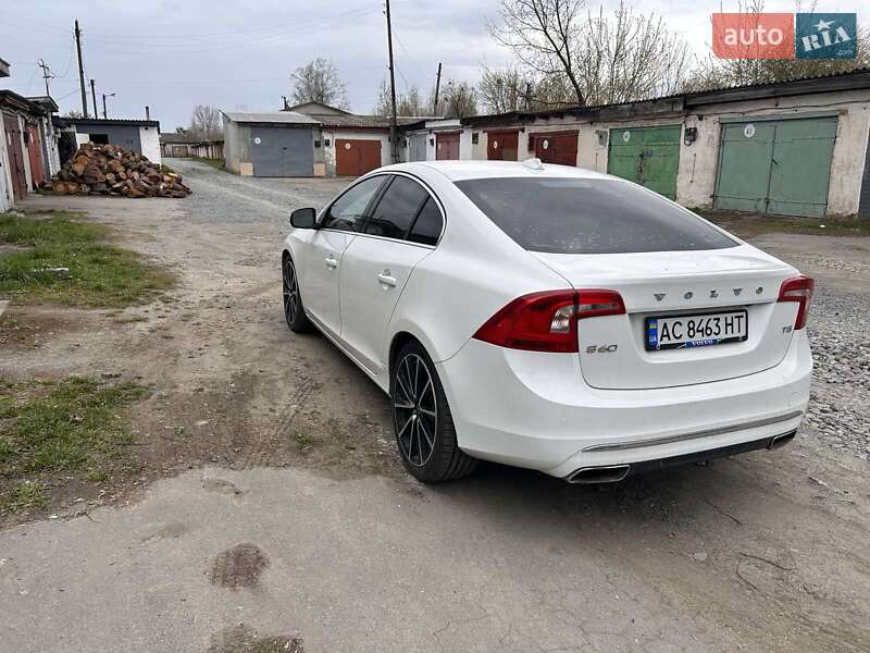 Седан Volvo S60 2016 в Шепетовке