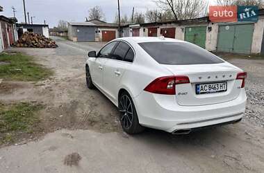 Седан Volvo S60 2016 в 