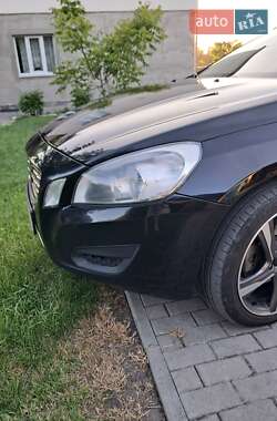 Седан Volvo S60 2012 в 