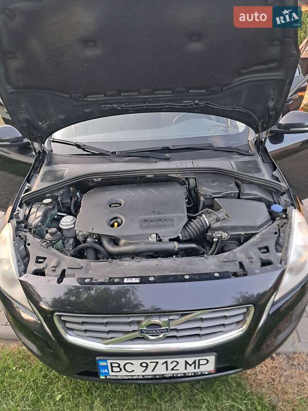 Седан Volvo S60 2012 в Львове