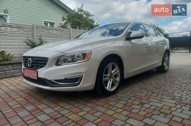 Седан Volvo S60 2015 в 