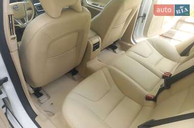 Седан Volvo S60 2015 в 