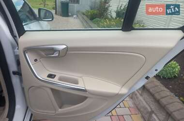 Седан Volvo S60 2015 в 