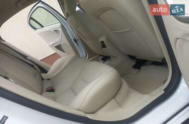 Седан Volvo S60 2015 в 