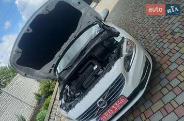 Седан Volvo S60 2015 в 