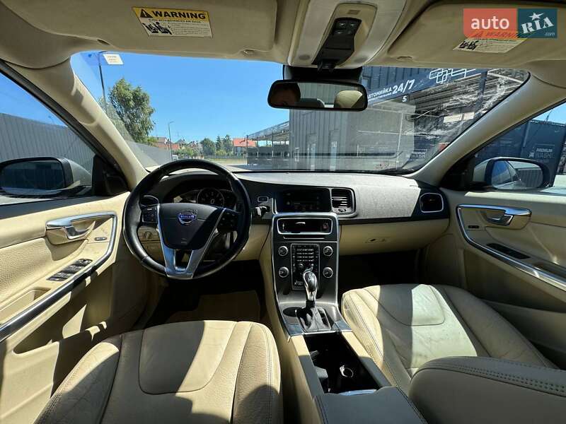 Седан Volvo S60 2013 в Луцке