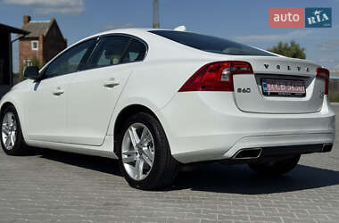 Седан Volvo S60 2013 в 
