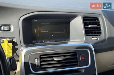 Седан Volvo S60 2013 в 