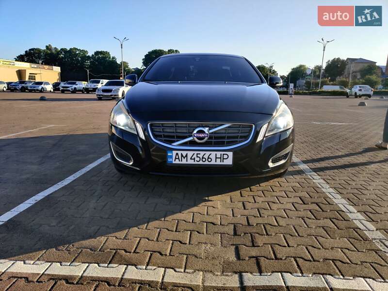Седан Volvo S60 2011 в Житомире