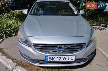 Седан Volvo S60 2015 в Ровно