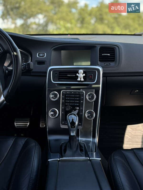 Седан Volvo S60 2011 в Киеве