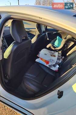 Седан Volvo S60 2012 в 
