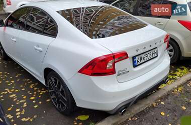 Седан Volvo S60 2018 в 
