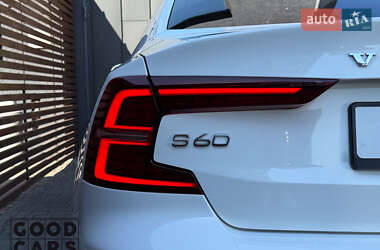 Седан Volvo S60 2020 в 