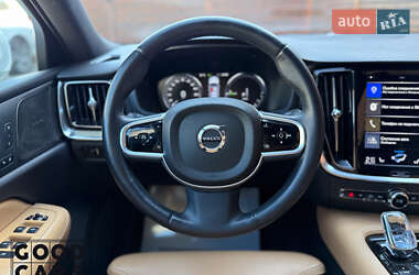 Седан Volvo S60 2020 в 