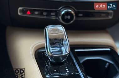 Седан Volvo S60 2020 в 