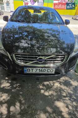 Седан Volvo S60 2013 в 