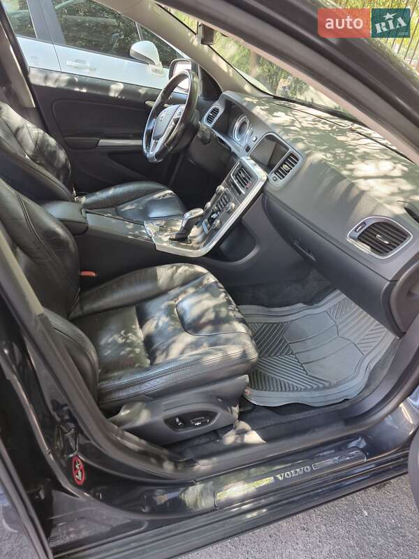 Седан Volvo S60 2013 в Києві