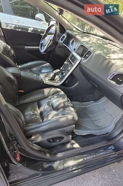 Седан Volvo S60 2013 в 