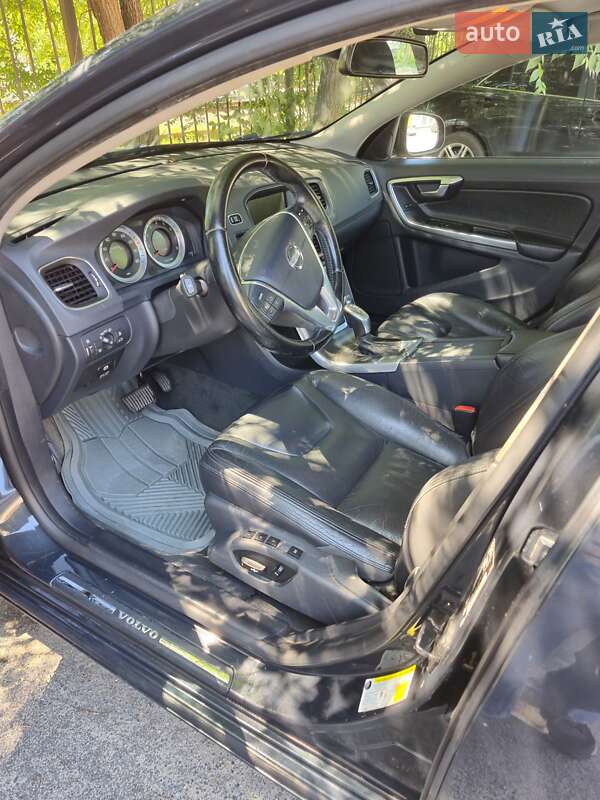 Седан Volvo S60 2013 в Києві