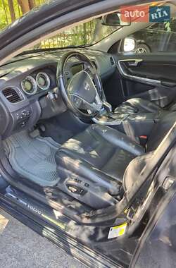 Седан Volvo S60 2013 в 