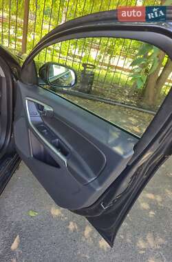 Седан Volvo S60 2013 в 