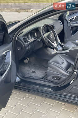 Седан Volvo S60 2016 в 