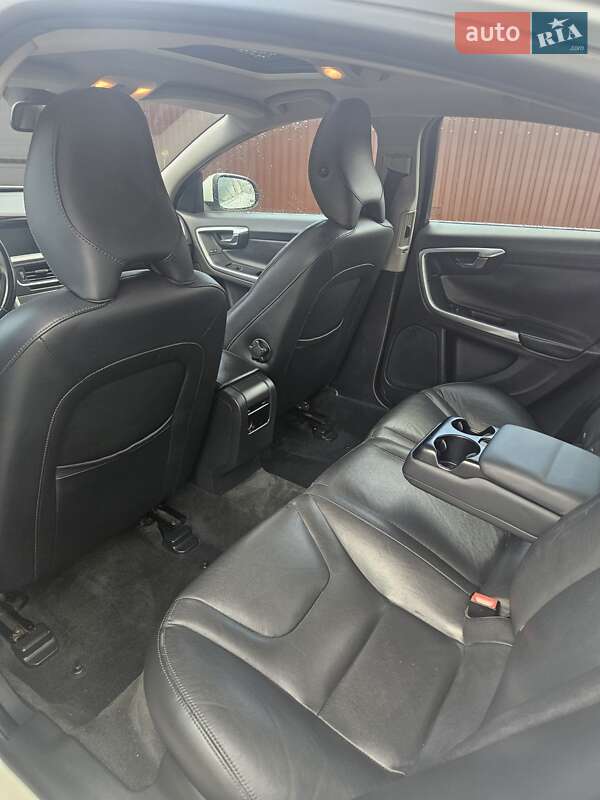 Седан Volvo S60 2014 в Нововолынске фото 16 Седан Volvo S60 2014 в Нововолынске
