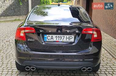 Седан Volvo S60 2012 в 