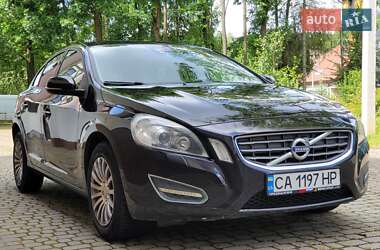 Седан Volvo S60 2012 в 
