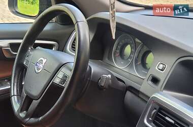 Седан Volvo S60 2012 в 