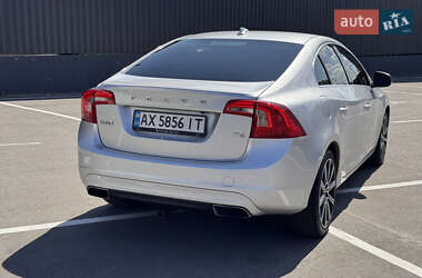 Седан Volvo S60 2014 в 