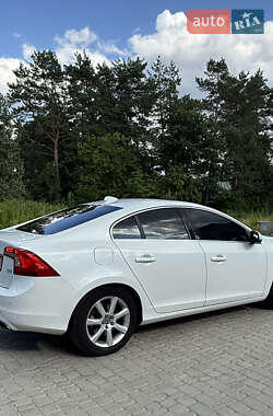 Седан Volvo S60 2017 в 