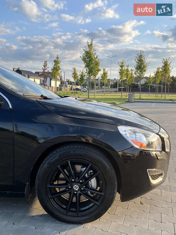 Седан Volvo S60 2012 в Ірпені
