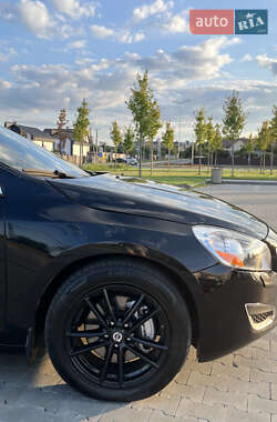 Седан Volvo S60 2012 в 