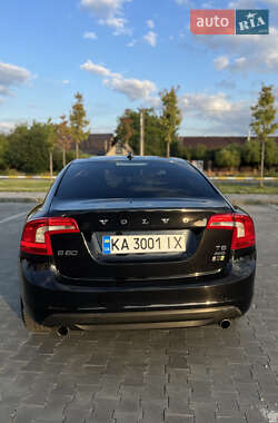 Седан Volvo S60 2012 в 