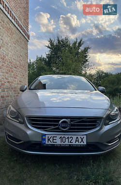 Седан Volvo S60 2016 в 